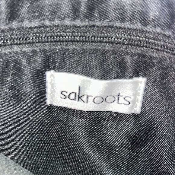 Sakroots Sanibel Crossbody - Picture 10 of 11